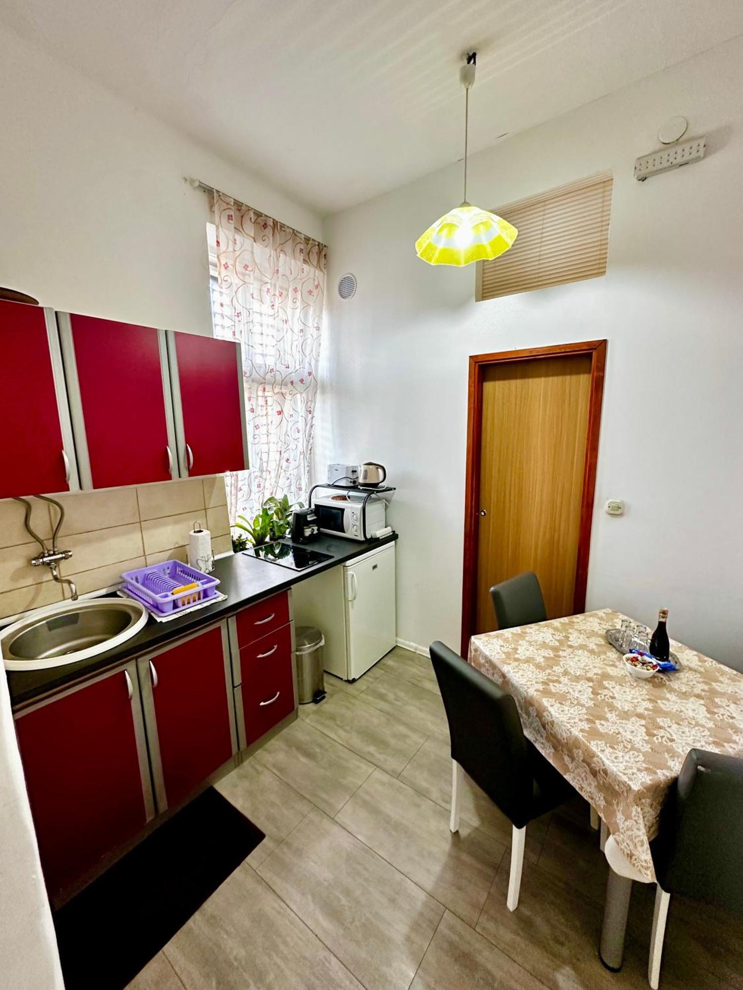 Two-bedrooms With Balcony And Sea View,near Old Town Apartamento