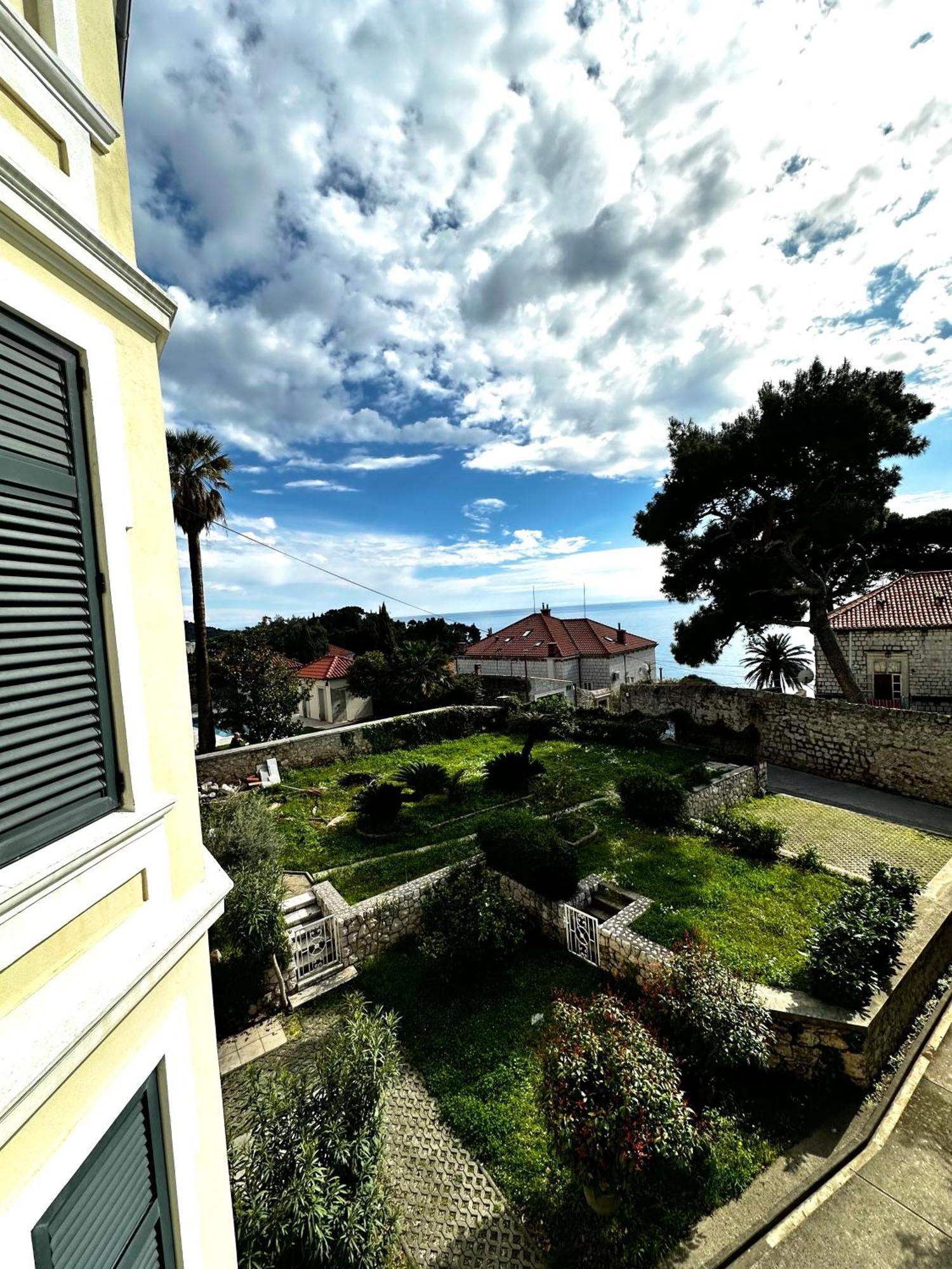Two-bedrooms With Balcony And Sea View,near Old Town * Dubrovnik