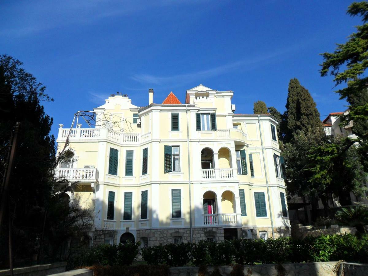 Two-bedrooms With Balcony And Sea View,near Old Town Apartamento *